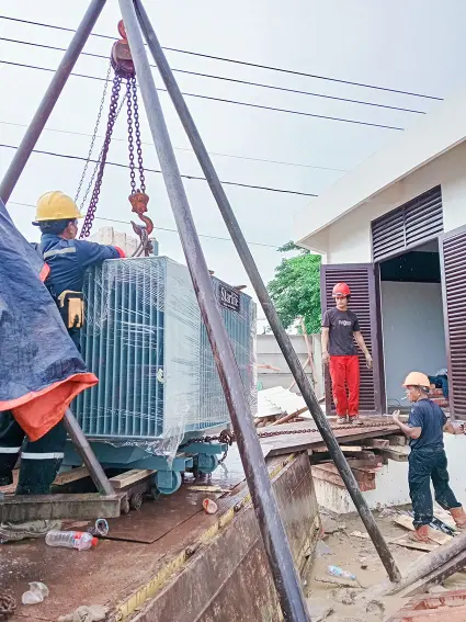 Mobilisasi trafo distribusi 1250 kVA
