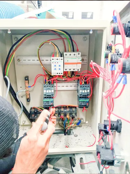 Pemasangan panel Phasa Failure Relay (PFR) pada mesin