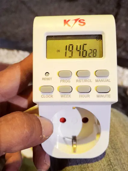 Cara setting stopkontak timer otomatis